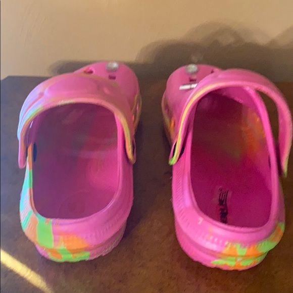 Children’s Blue- pink Bratz crocs - Picture 3 of 8